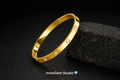 Elegant gold bracelet with diamonds