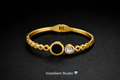 Elegant gold bracelet
