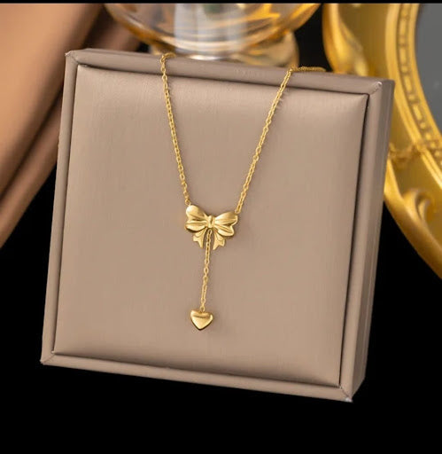Gold Bow & Droplet Heart Lariat Necklace
